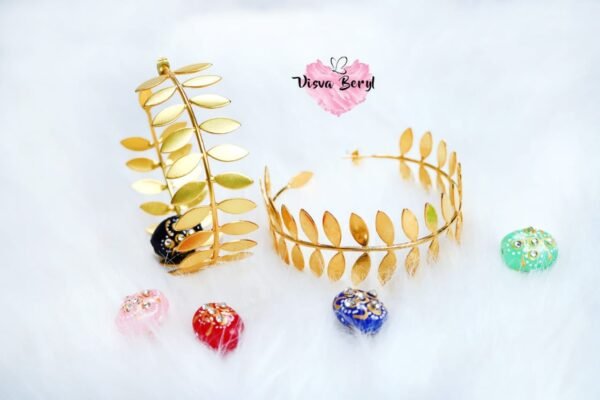 Leaf branch hoop earring - Image 2