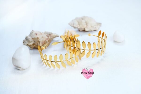 Leaf branch hoop earring - Image 3