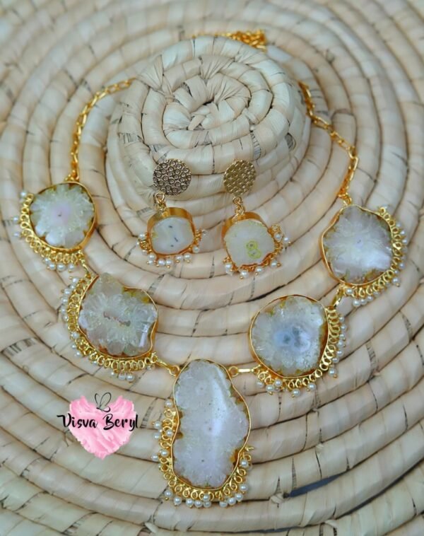 Giada raw stone pearls necklace