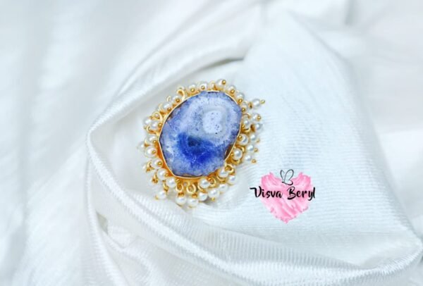 Raw stone pearls ring