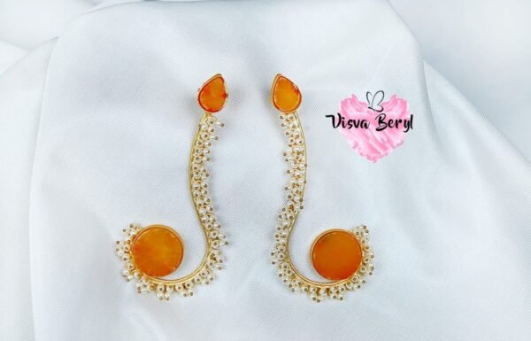 Delilah leafy pearl earring