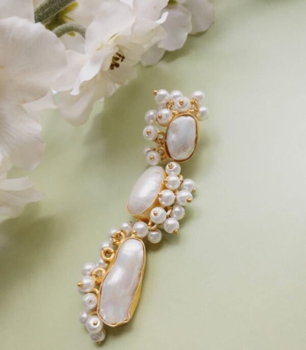 Noor Pearls Earrings - Image 2