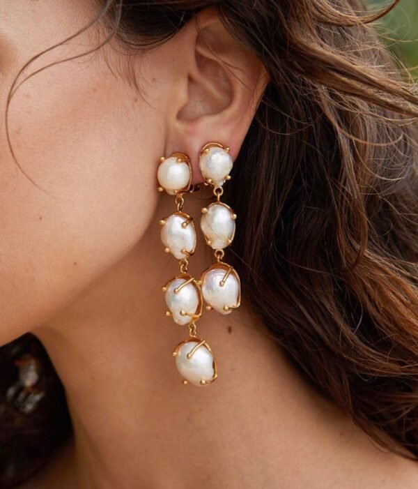 Feather Pearls Earrings - Image 3